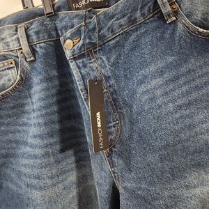 NWT Fashion Nova Womens Jean Size 18